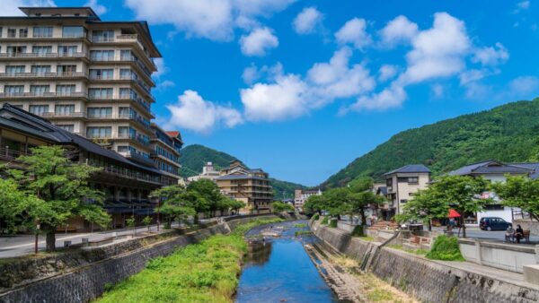 あつみ温泉　湯之里橋飲泉所